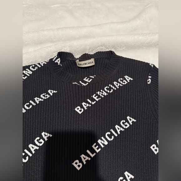 Authentic Balenciaga Sweater - Picture 3 of 5
